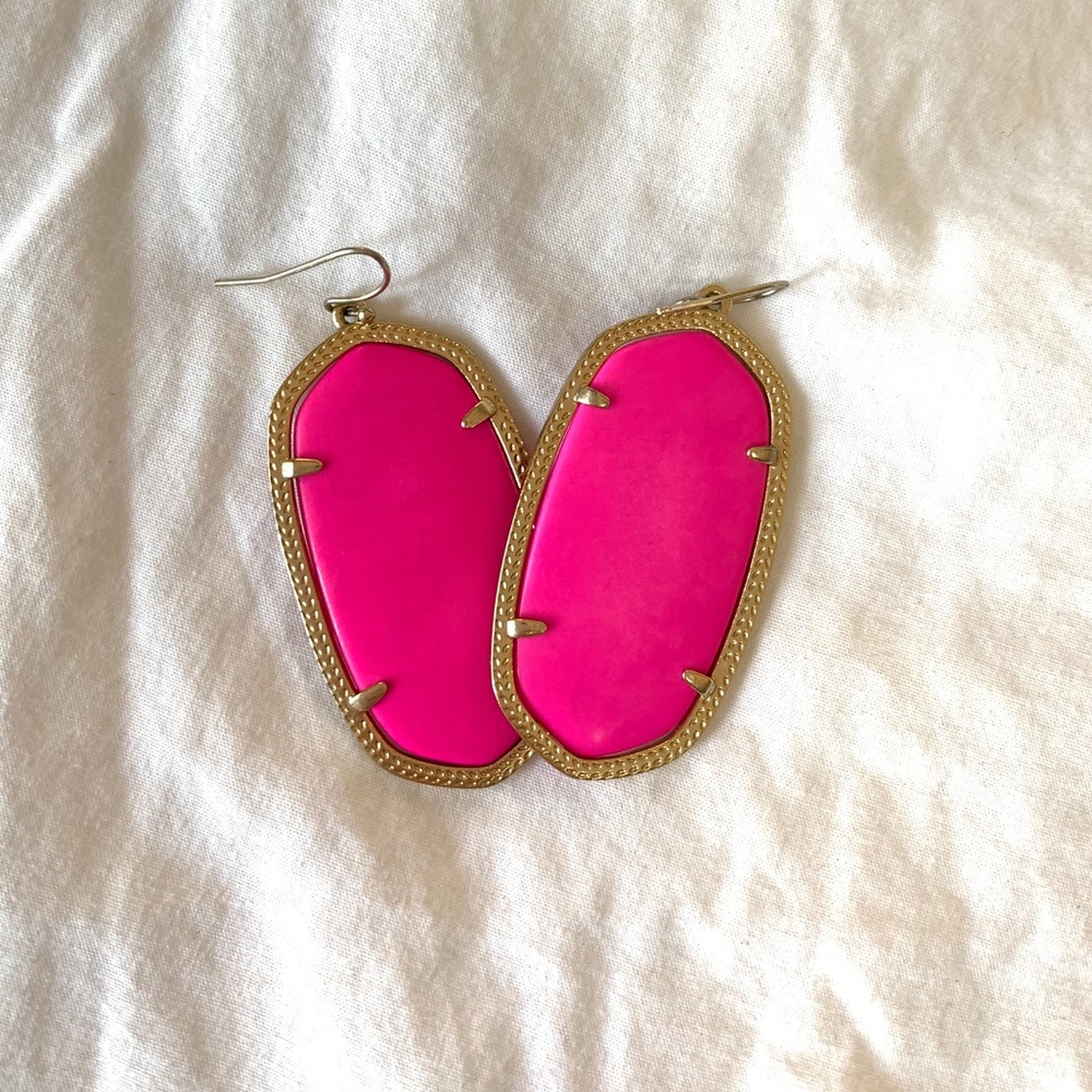 Exclusive Kendra Scott Hot Pink Danielle earings